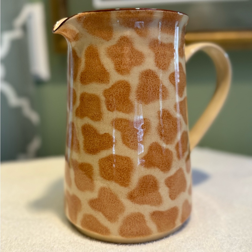 Giraffe Patterned Pitcher - Picture 5 of 7